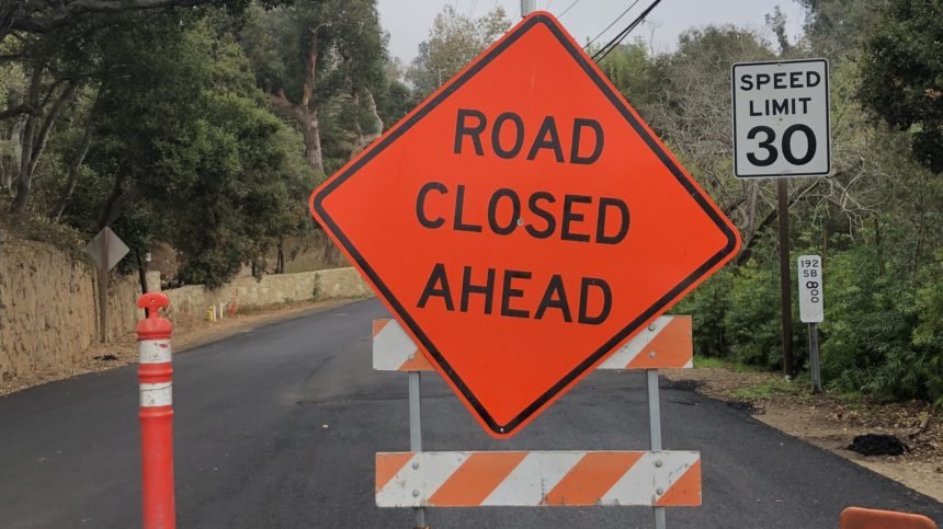 picture of a road closed sign