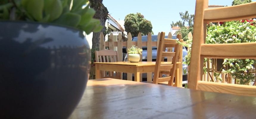 Parklet dining