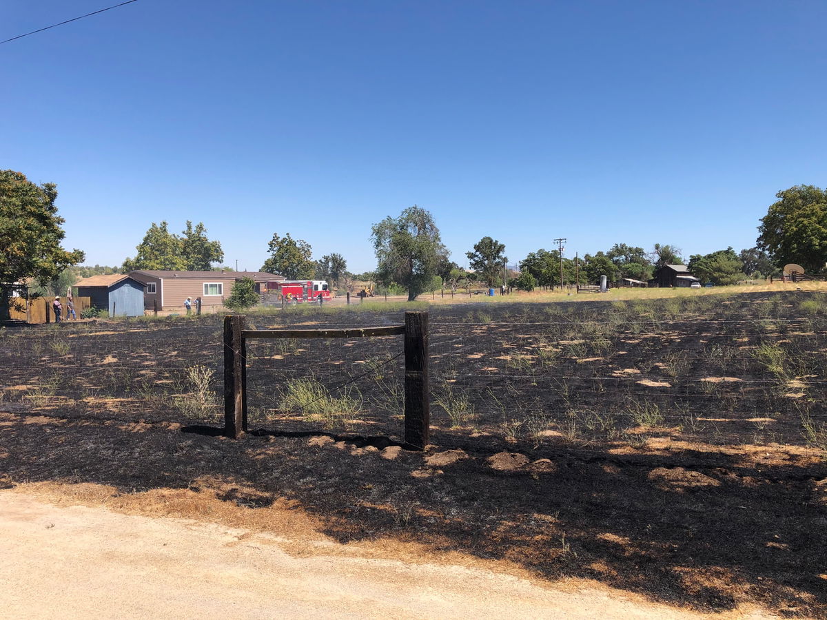 Firefighters Knock Down Small Vegetation Fire Threatening Homes East Of ...