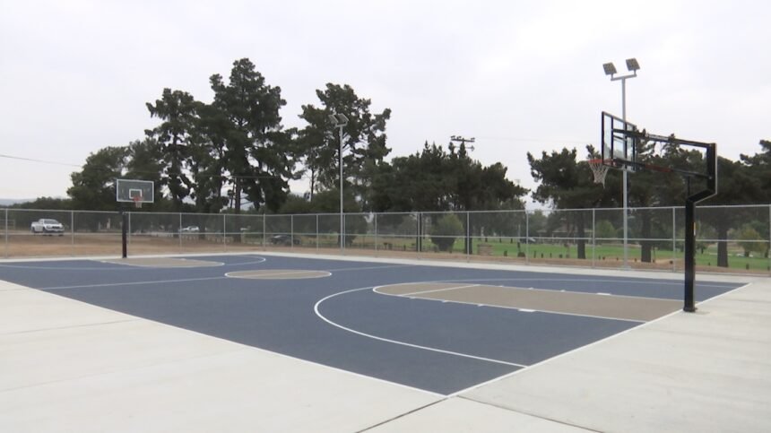 New outdoor basketball court opens 