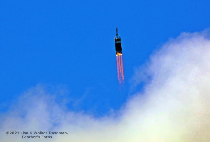 042621 delta IV rocket at vandenberg air force base