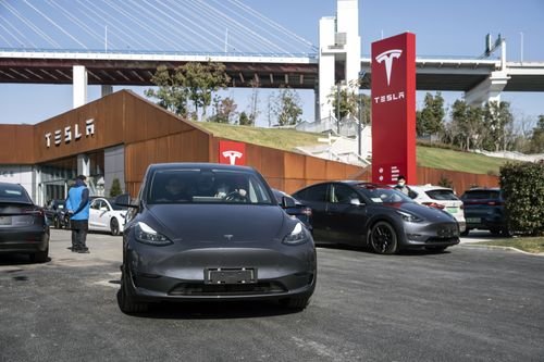 Tesla needs a perfect year. That won't be easy | News Channel 3-12