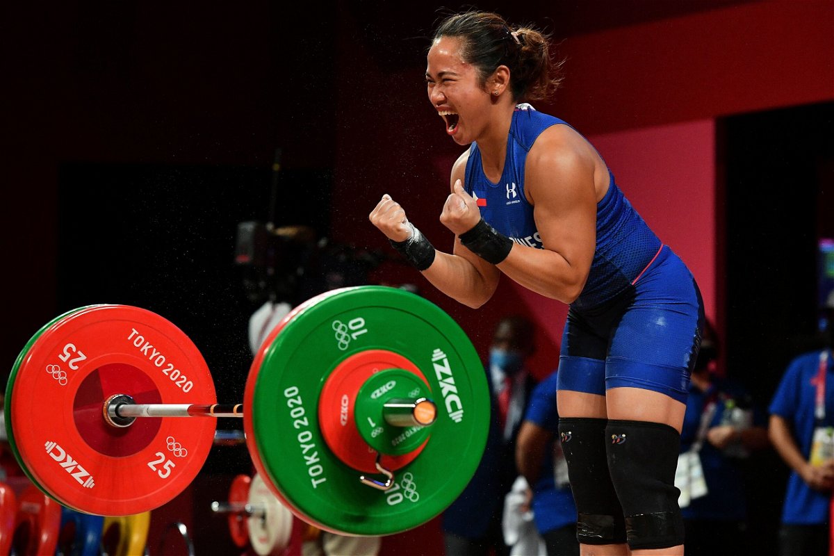 Hidilyn Diaz wins Philippines first Olympic gold medal with weightlifting News Channel 3-12
