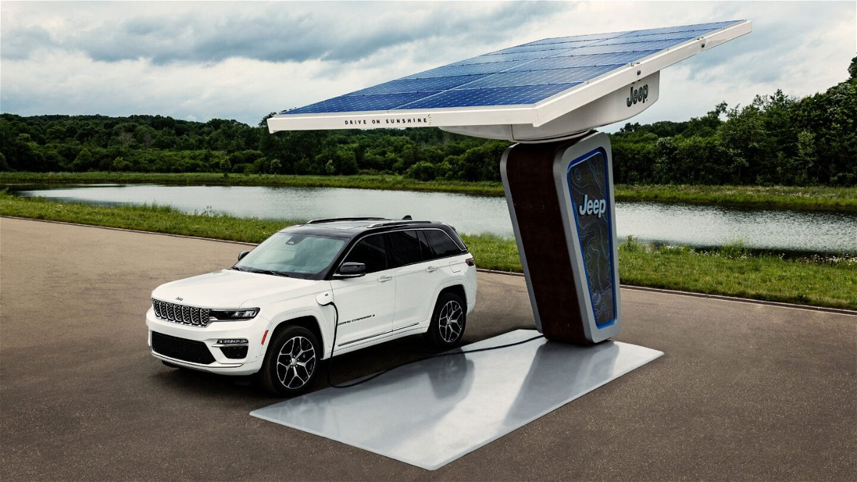 <i>Stellantis</i><br/>Automakers are expected to support Biden's electric-vehicle target. Photos of the plug-in hybrid 2022 Jeep Grand Cherokee were released in July.