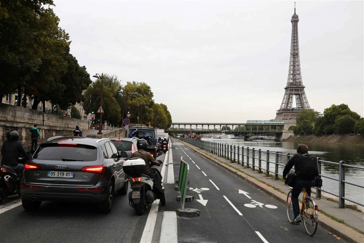 Photo of Paris applique les freins et fixe une limite de vitesse de 30 kilomètres par heure pour réduire la pollution