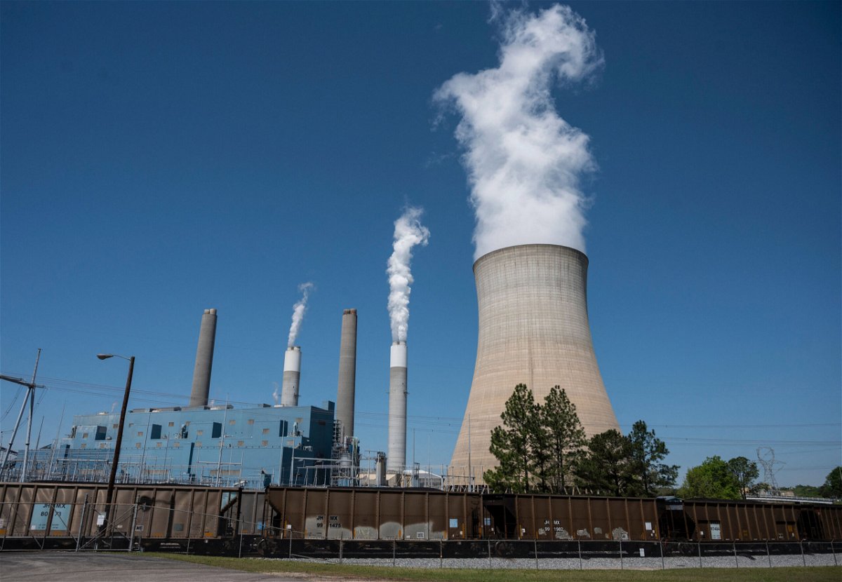 <i>Andrew Caballero-Reynolds/AFP/Getty Images</i><br/>The United States is among G20 countries falling short of keeping their climate promises. Pictured is a coal-fired power plant in Adamsville