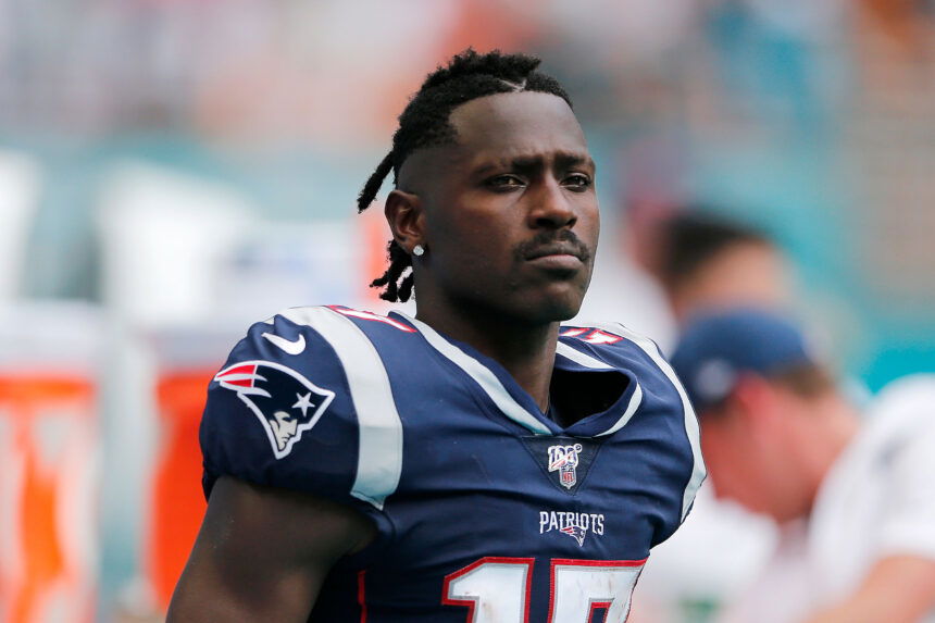 Antonio Brown is accused of using a fake vaxx card, but how the