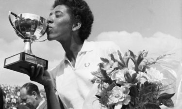 15 American women athletes who broke barriers