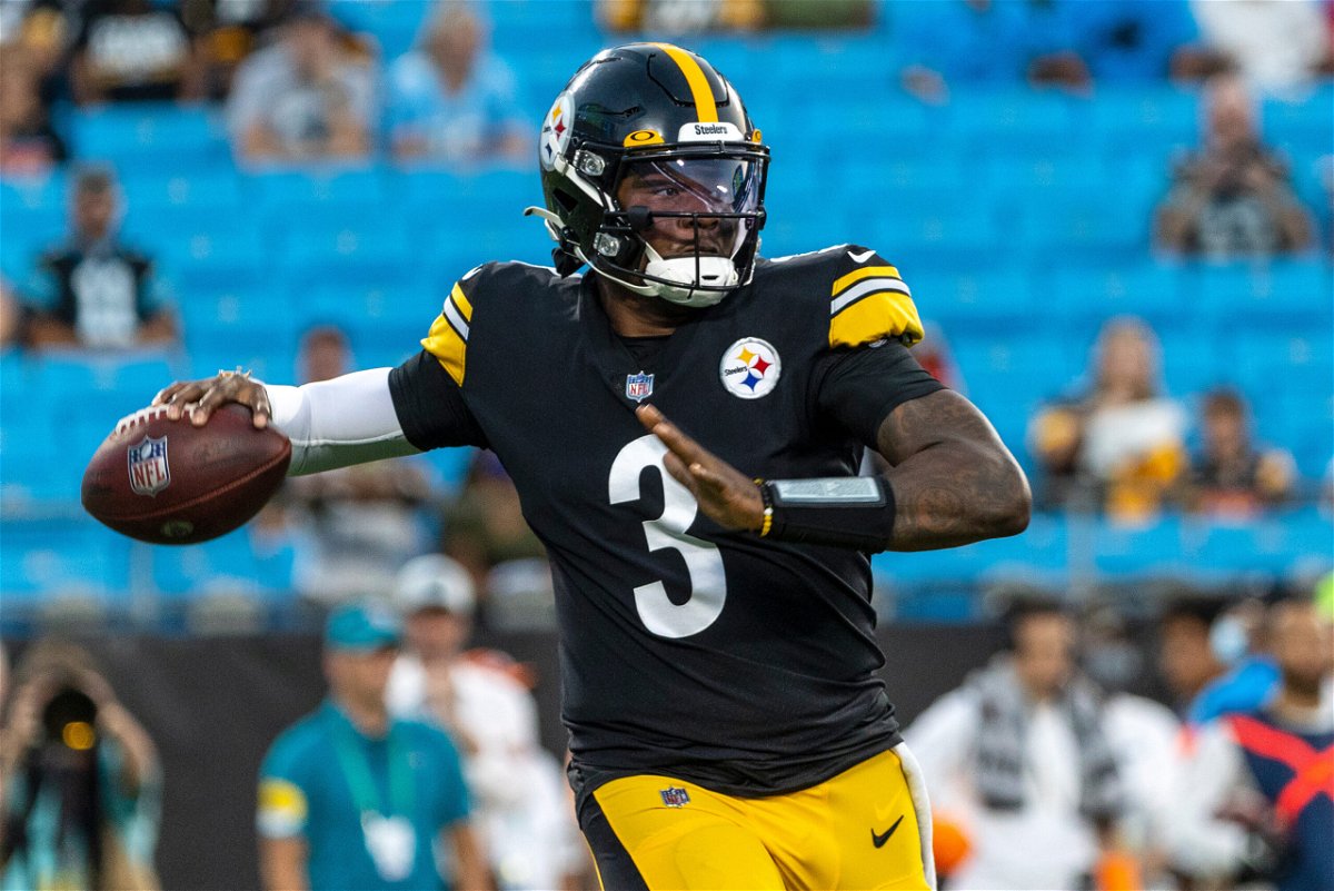 <i>Chris Keane/Getty Images</i><br/>Dwayne Haskins #3 of the Pittsburgh Steelers looks to pass against the Carolina Panthers during the first half of an NFL preseason game at Bank of America Stadium on August 27