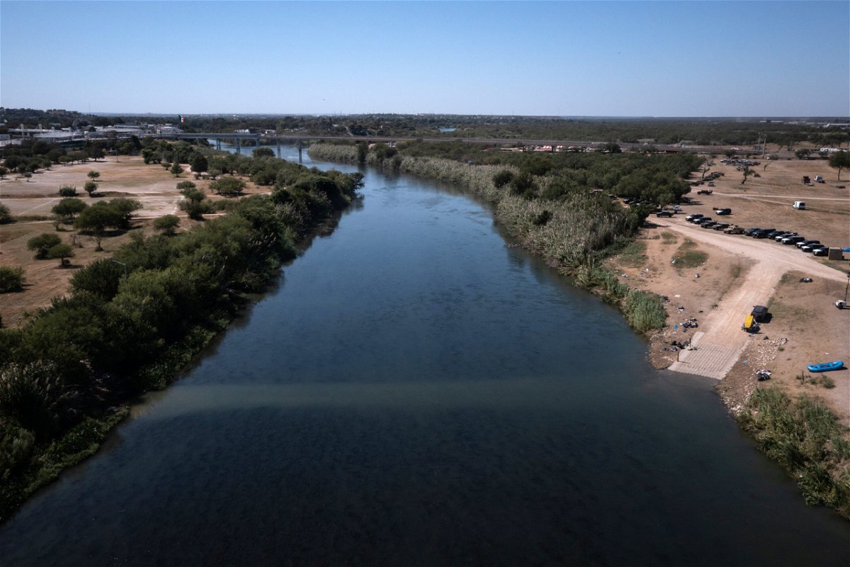 <i>Adrees Latif/Reuters</i><br/>Two boys aged 7 and 9 went missing while attempting to cross the Rio Grande near the Del Rio International Bridge last week