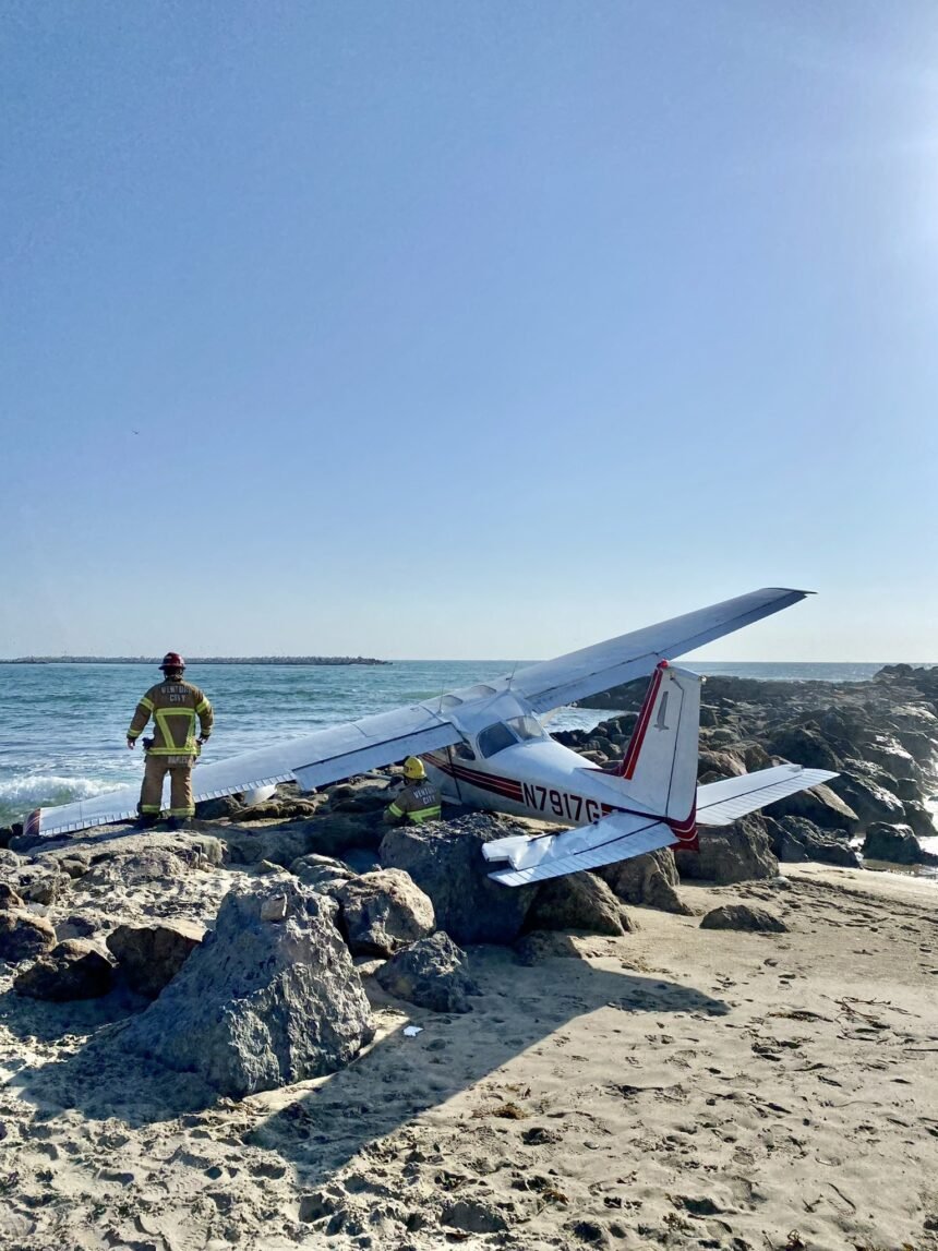 plane crash in water 2022