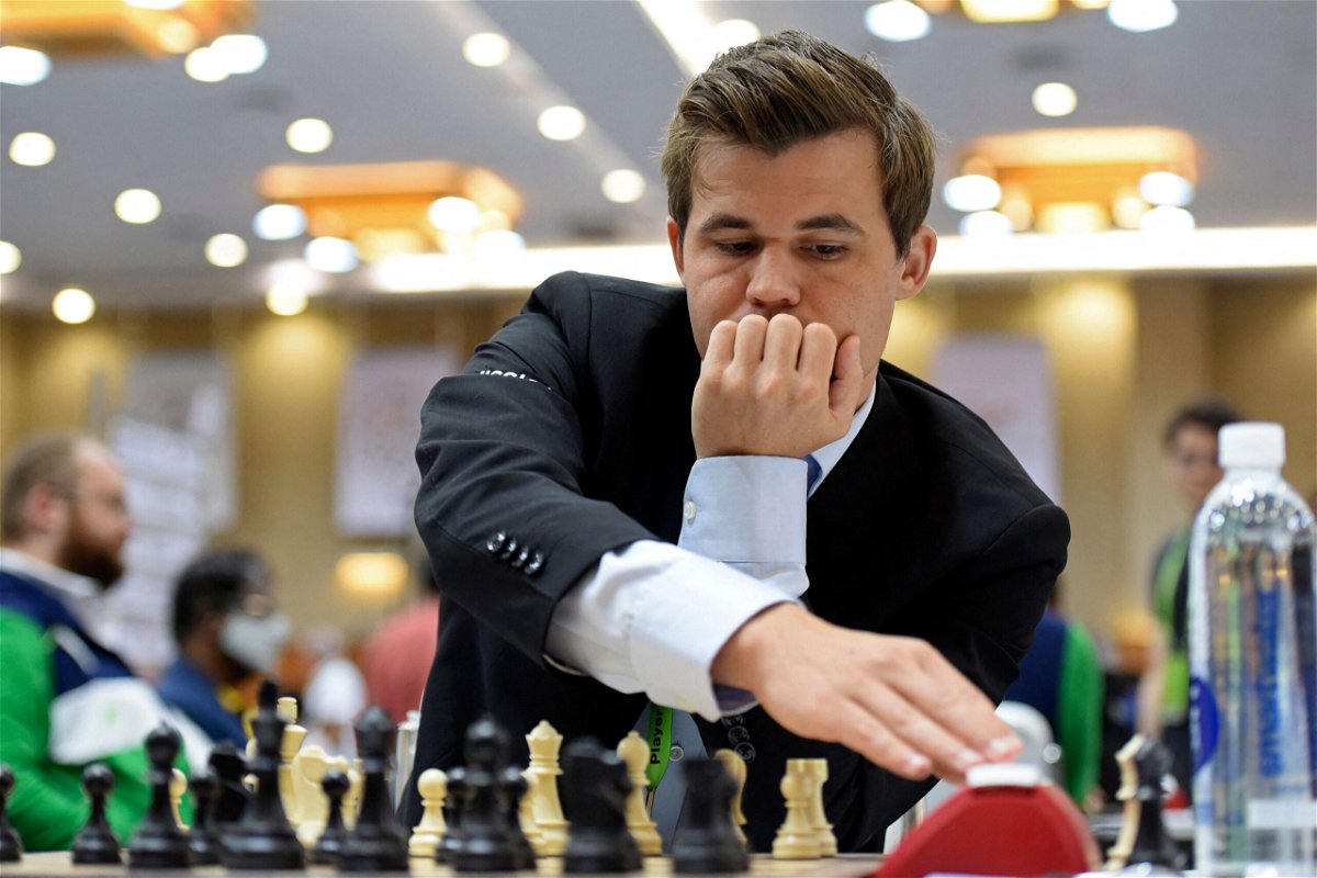 FIDE reprimands Magnus Carlsen for quitting match after one move but  'shares his deep concerns' about cheating in chess