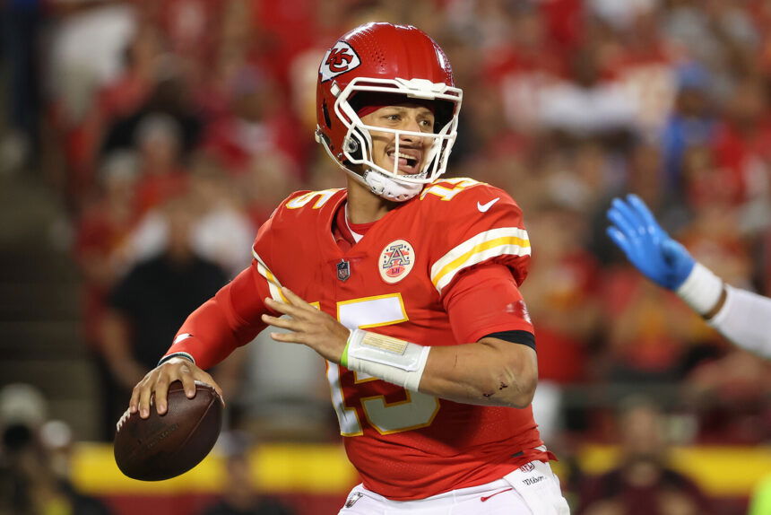 Patrick Mahomes, Chiefs edge Chargers on 's first 'Thursday