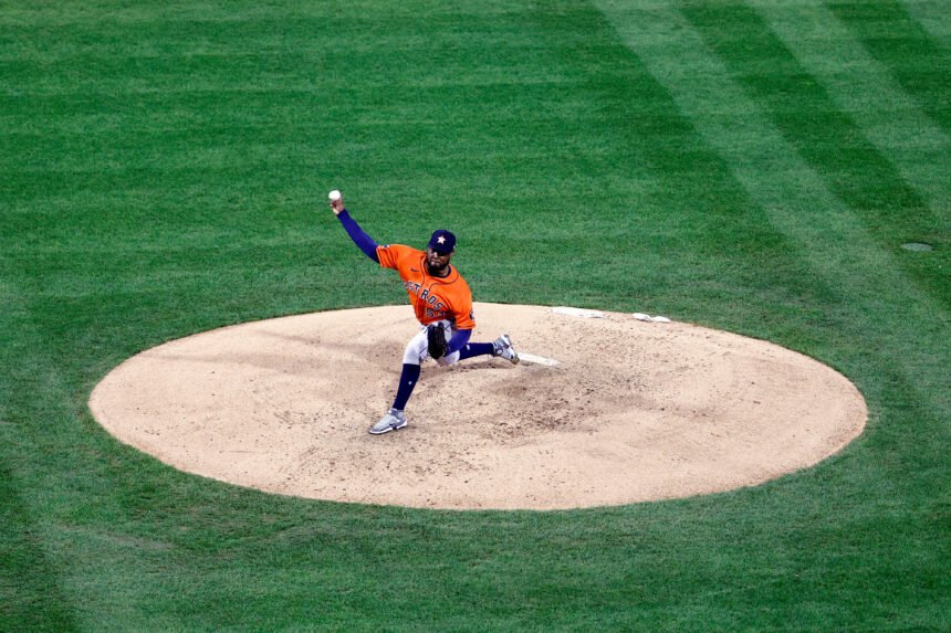 Javier, Astros bullpen combine to pitch second no-hitter in World