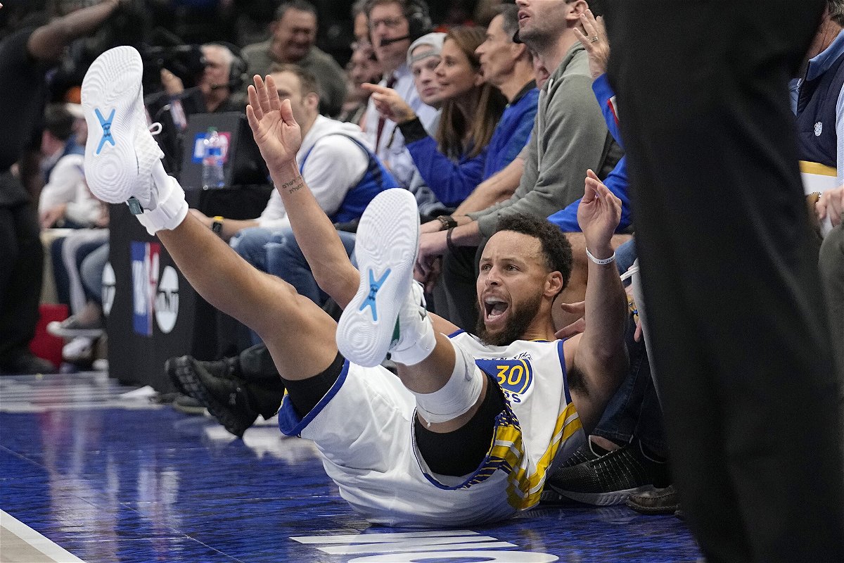<i>Tony Gutierrez/AP</i><br/>Curry has excelled this season and is averaging 31.4 points per game but is struggling to carry the Warriors.