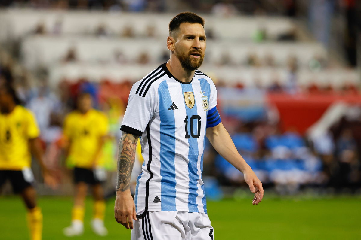 Two weeks before start of World Cup, Lionel Messi suffers injury scare