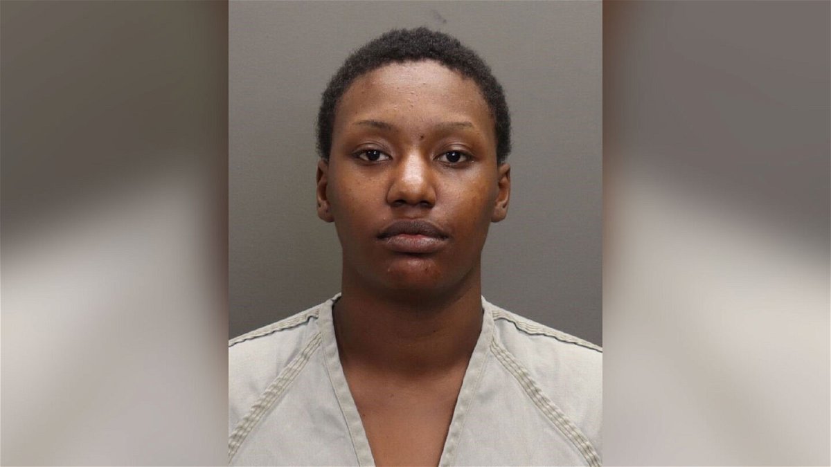 <i>Columbus Ohio Police</i><br/>Ohio police plead with suspected kidnapper Nalah Jackson to return a 5-month-old twin who was inside a stolen car.
