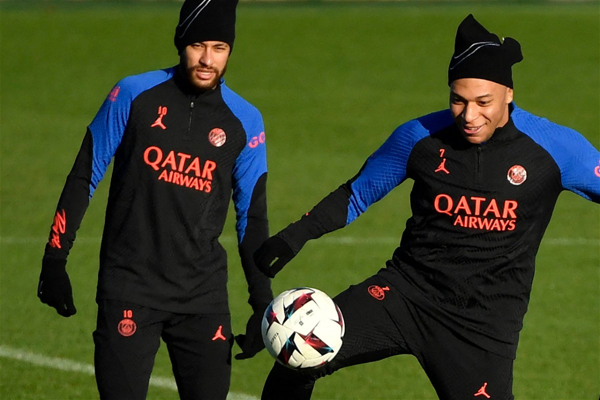 <i>JULIEN DE ROSA/AFP/AFP via Getty Images</i><br/>Kylian Mbappé and Neymar are both in contention to return for Paris Saint-Germain on Wednesday.
