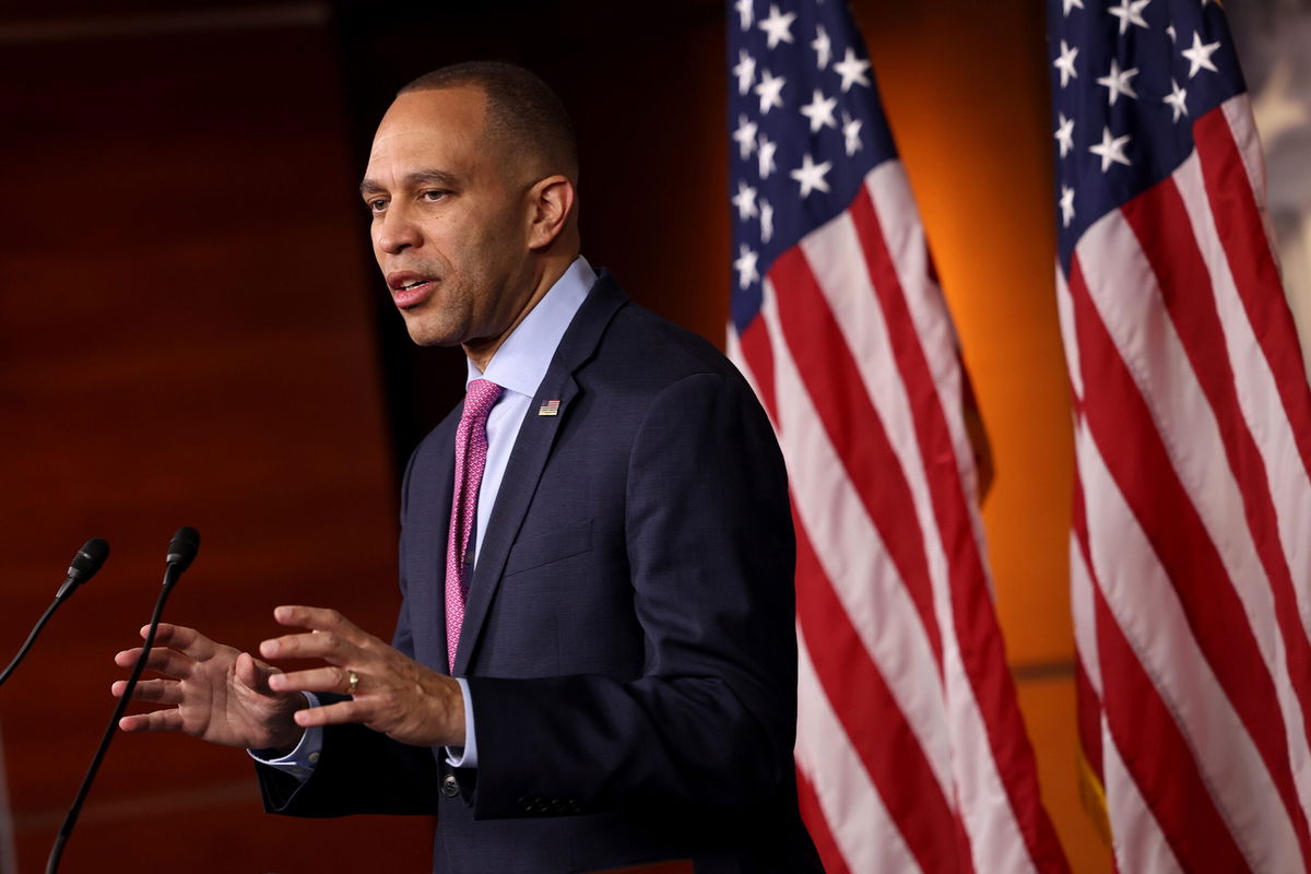 Hakeem Jeffries declines to criticize Biden over DC crime law News