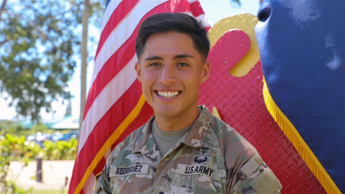 A US soldier in Hawaii is receiving the military’s highest award for valor not in combat on July 19 for saving a woman’s life and repeatedly fighting off a man who was attacking her.