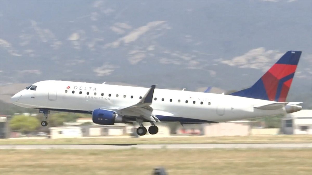 Delta flight leaving SBA in 2020.