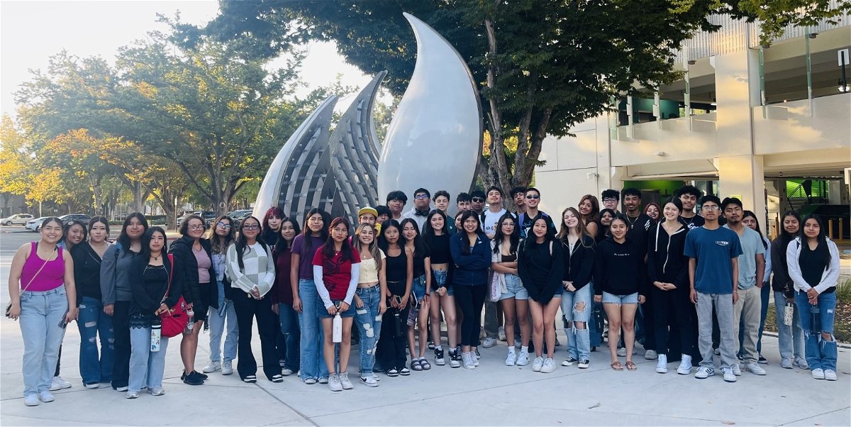 48 Santa Maria High School seniors spent three days last week touring colleges in central and northern California on the second annual Senior College Trip.