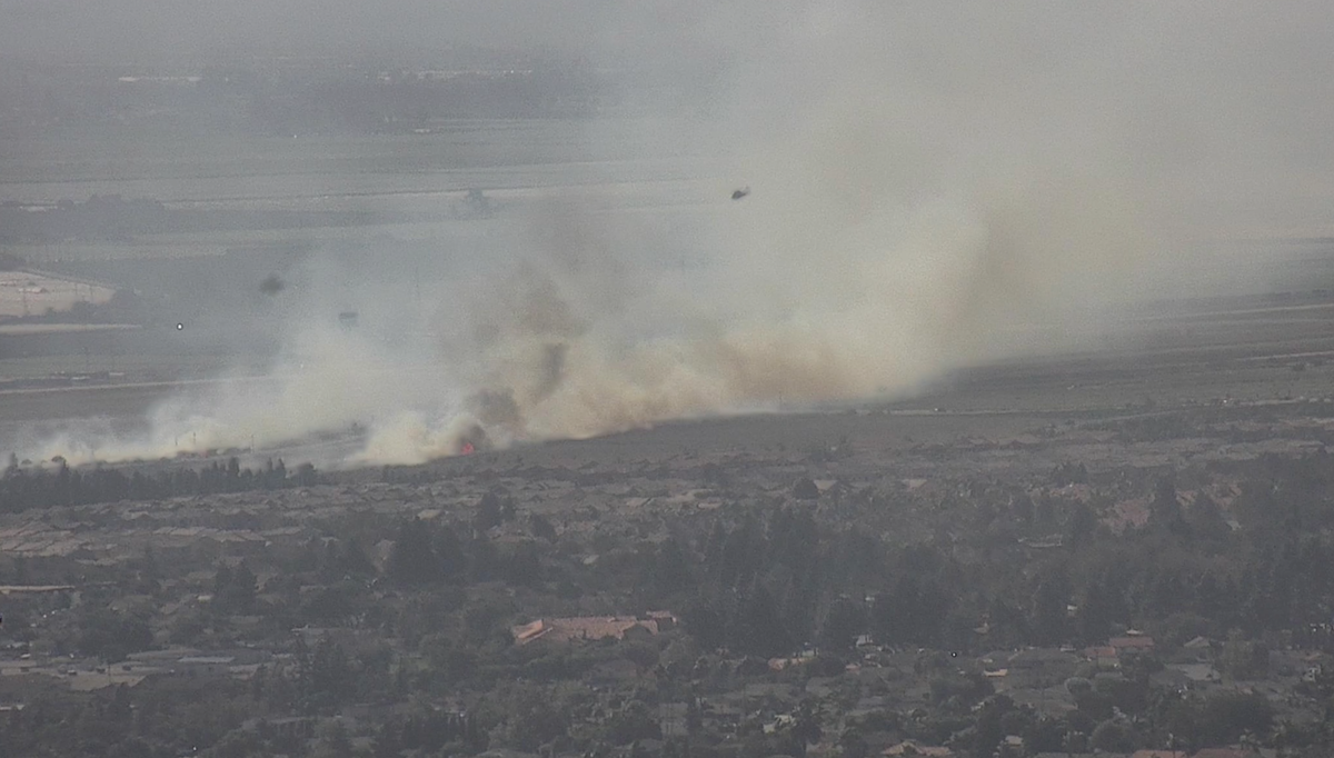 Brush fire burns near Home Depot, Camarillo Airport