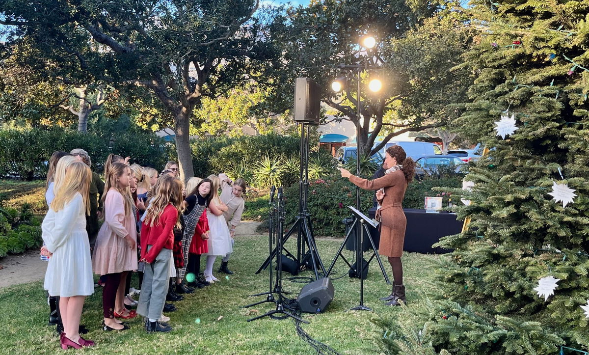 Light Up A Life helps people remember loved ones during the holidays