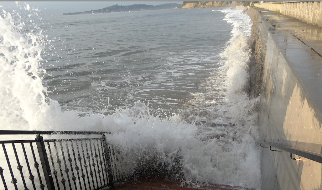 Santa Cruz's big swell collides with high tide – Santa Cruz Sentinel