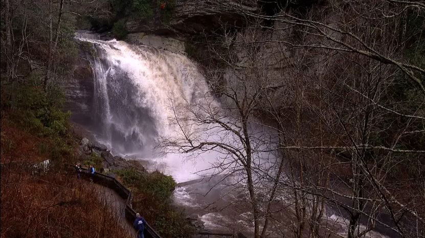 <i></i><br/>Many people braved the weather on January 9 to see Looking Glass Falls after several inches of rain fell across the area