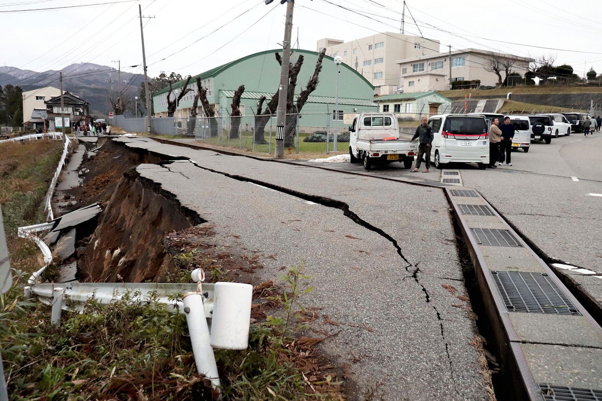 Battle Against Time To Find Quake Survivors As Japan Lifts Tsunami   Cnn L19jb21wb25lbnRzL2ltYWdlL2luc3RhbmNlcy9jbHF1bmZjN3IwMDAxM2I2aDFvbTBrOWR5 L19jb21wb25lbnRzL2FydGljbGUvaW5zdGFuY2VzL2NscXVsdzg0bzAwM3JkenFuYmY2YTUyb3M 1 Scaled 