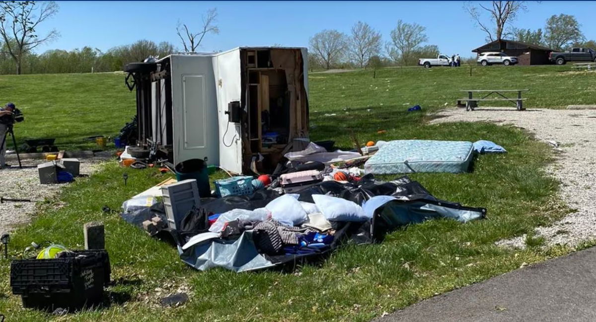 <i>Clay County Sheriff's Department/KCTV via CNN Newsource</i><br/>A family loses everything in a Smithville Lake