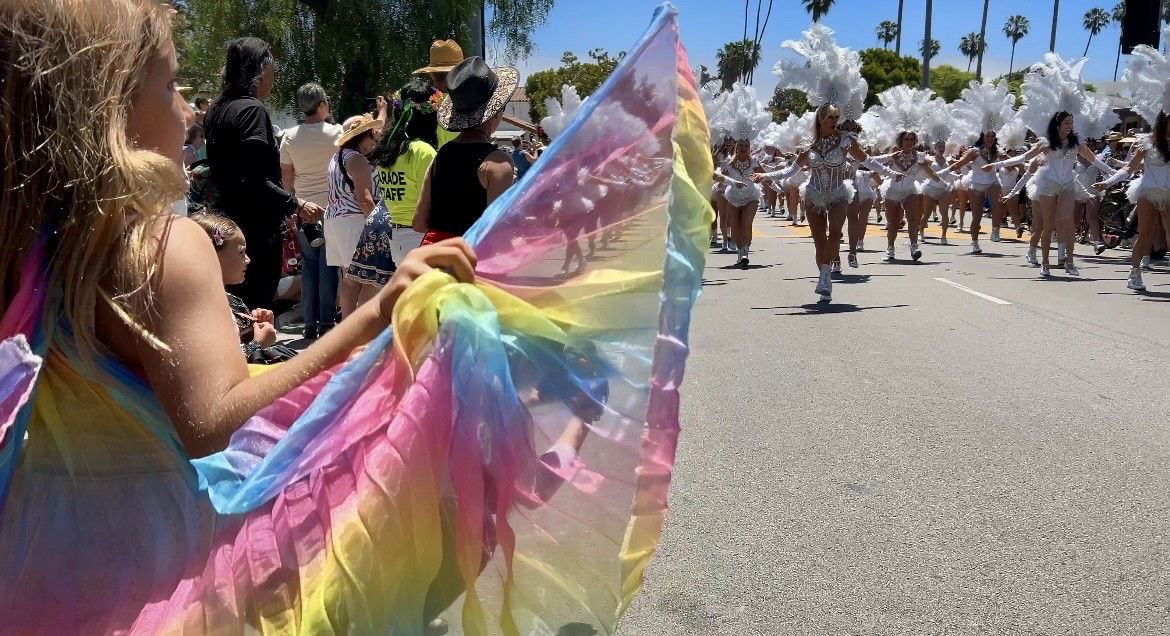 Santa Barbara Summer Solstice paradegoers soak in the sun and fun