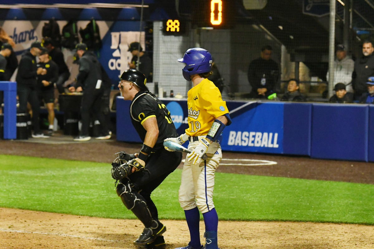 Gauchos season ends in 3-0 loss to Oregon as Ducks win Santa Barbara Regional