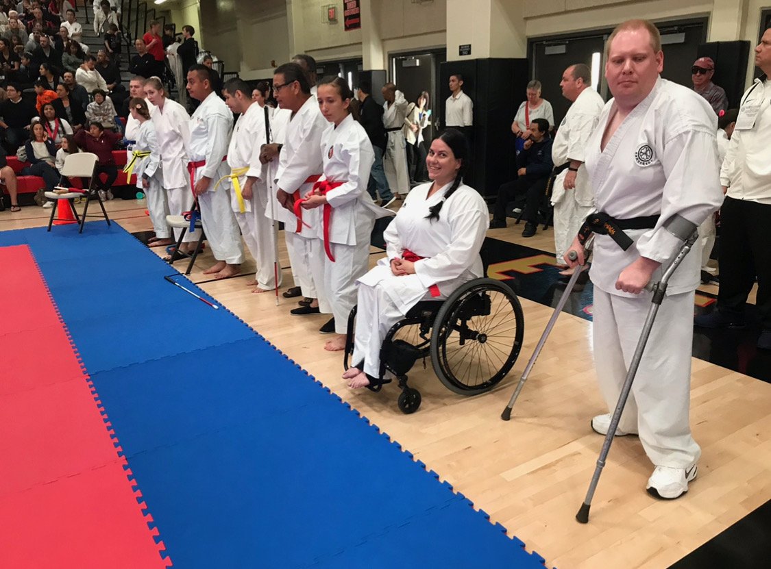 Escuela de artes marciales se enfoca en personas con necesidades especiales en el valle de Coachella