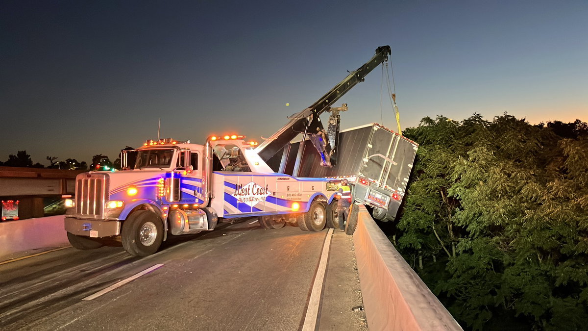 Overturned big rig closes northbound Highway 101 north of Paso Robles Friday