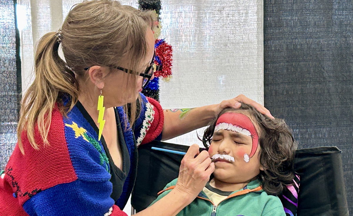 Holiday Crafts & Gifts Festival included Santa photo opp