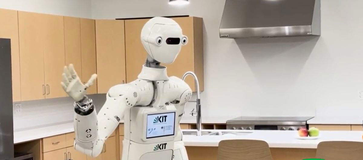 <i>KCRA via CNN Newsource</i><br/>Stanford University unveiled a new robotics laboratory this week where students are building robots to do a variety of tasks including household chores.