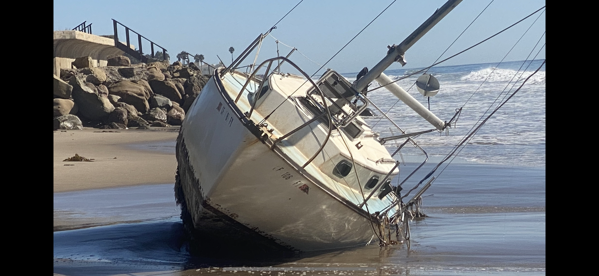 A boat crash on Padaro Beach has worried property owners with an incoming storm threatening to shatter the vessel on the coastal rocks.