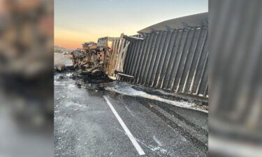 La fatal volcadura de un trailer provocó el cierre por 15 horas de la I-10 en Desert Center