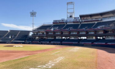 Estado del beisbol de Los Aguilas remodelado antes de la temporada de beisbol del Caribe