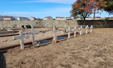 Las siete cruces de Soledad guardan el secreto de 50 braceros que lucharon por su vida en el “Holocausto de Soledad