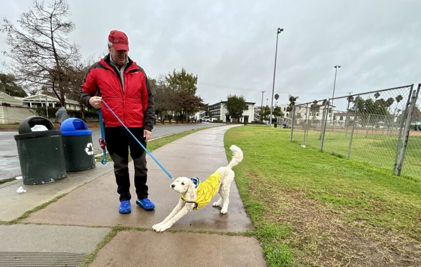Sprinkles arrive before storm along the coast